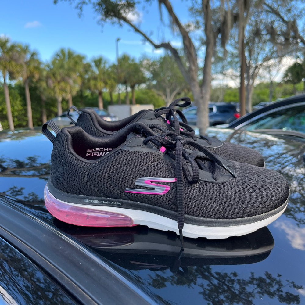 Skechers black and pink sneakers
